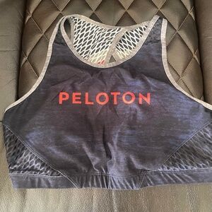PELOTON WITH SPORTS BRA SIZE LARGE